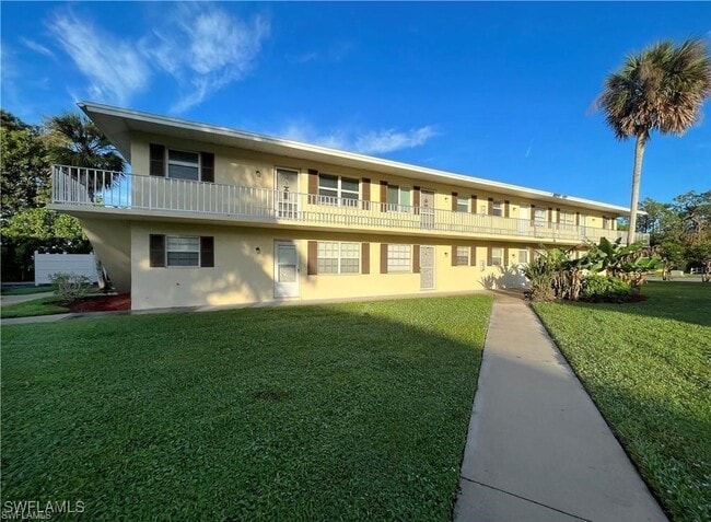 3325 Arpt Rd S in Naples, FL - Building Photo - Building Photo