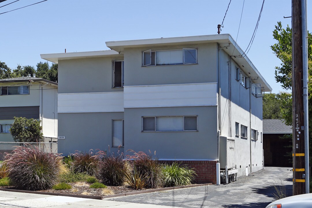 3830 Madeline Dr in San Jose, CA - Building Photo