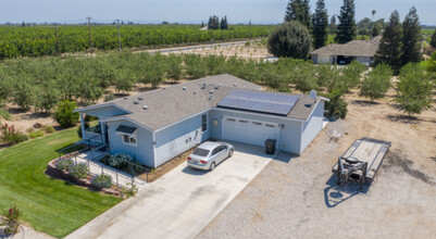 16882 Mello Rd in Ripon, CA - Foto de edificio - Building Photo