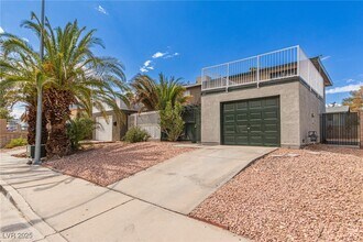 557 Chelsea Dr in Henderson, NV - Building Photo - Building Photo