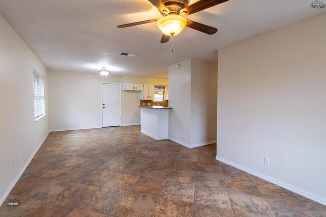 1302 Mockingbird Dr in Iowa Park, TX - Building Photo - Building Photo