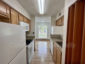 8758 Mallard Reserve Dr in Tampa, FL - Building Photo - Building Photo