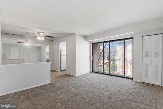 8030-8000 Ditman St, Unit 40G in Philadelphia, PA - Building Photo - Building Photo