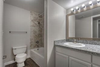 Windfern Meadows in Houston, TX - Foto de edificio - Interior Photo