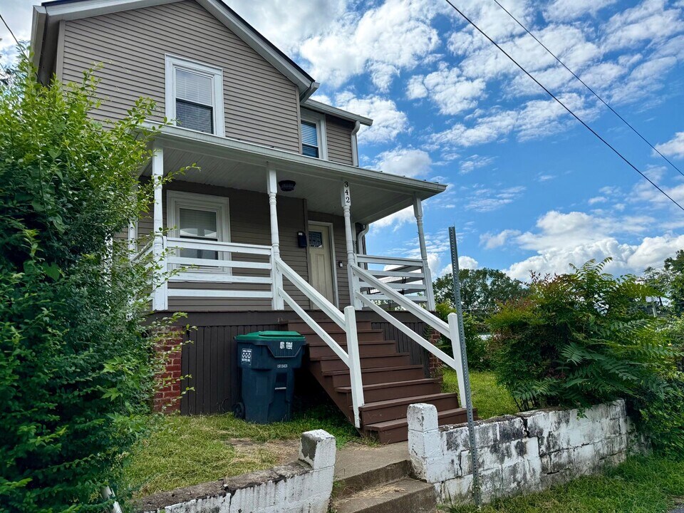 342-6 1/2 6 1/2 St SW in Charlottesville, VA - Building Photo