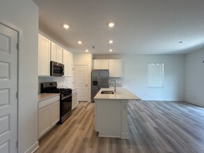 3771 Sunset Rdg Dr in Franklin, IN - Building Photo - Building Photo