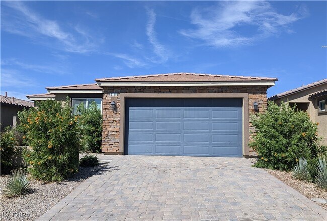 property at 2160 Del Aqua Ave