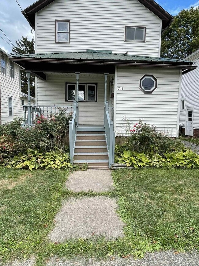 property at 218 N 15th St