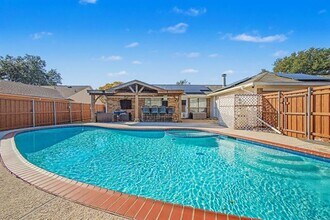 913 Sandhurst Dr in Plano, TX - Building Photo - Building Photo