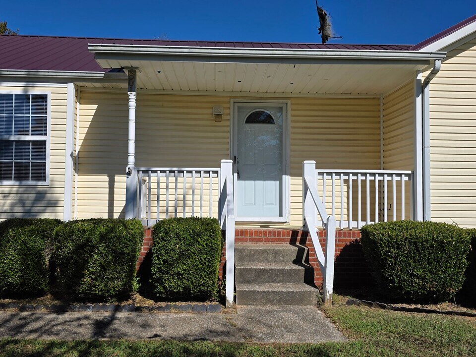 801 Washington Ave in Oak Grove, KY - Building Photo