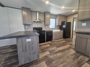 204 Marie St in Conroe, TX - Building Photo - Building Photo