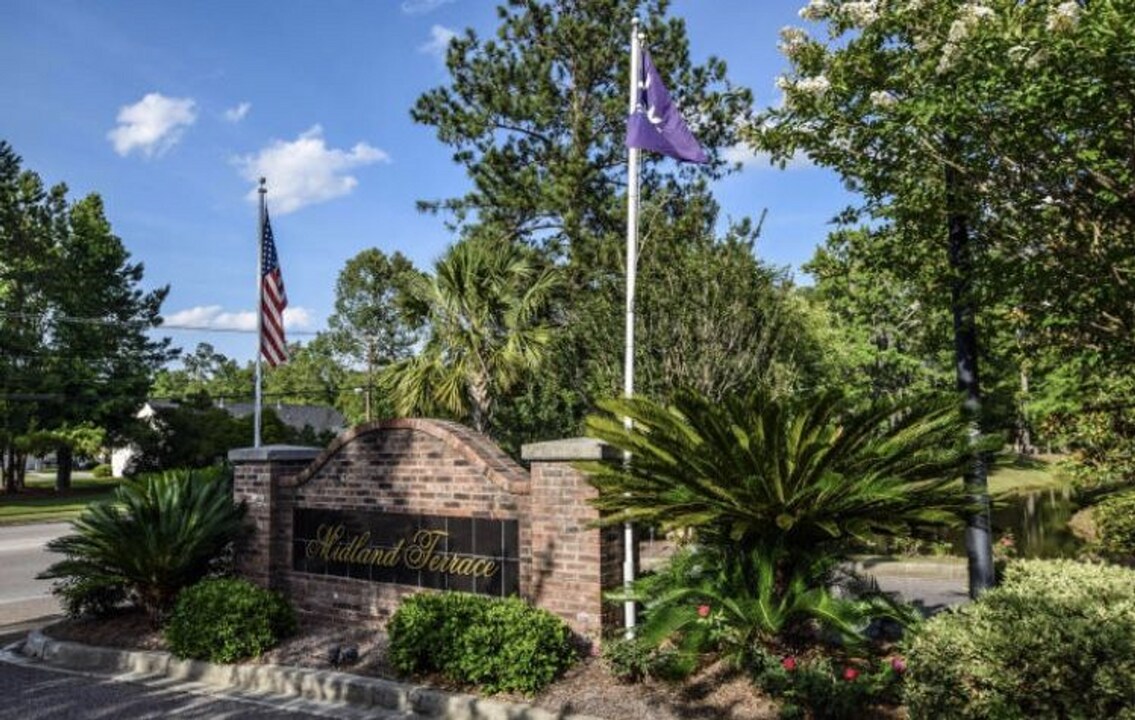 188 Midland Pkwy in Summerville, SC - Building Photo