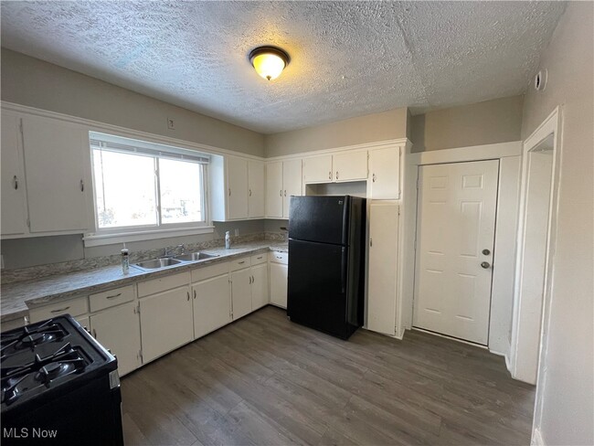 866 Beardsley St in Akron, OH - Building Photo - Building Photo