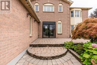 377 Ray Lawson Blvd in Brampton, ON - Building Photo - Building Photo
