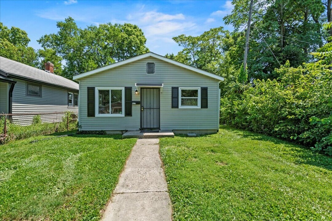 2119 White Ave in Indianapolis, IN - Building Photo