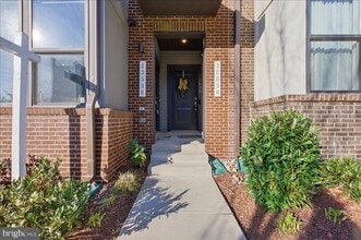 13538 Sayward Blvd in Herndon, VA - Building Photo - Building Photo