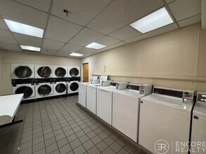 1110 Commonwealth Ave in Boston, MA - Foto de edificio - Building Photo