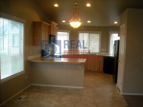 415 W Summerwind Dr in Nampa, ID - Building Photo - Building Photo