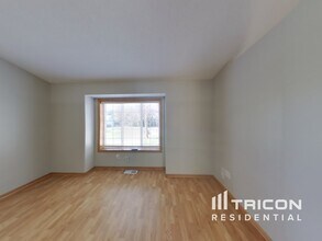 2739 Zumbrota Cir NE in Minneapolis, MN - Building Photo - Building Photo
