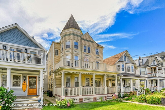8 Surf Ave in Ocean Grove, NJ - Building Photo - Building Photo