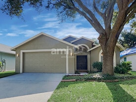 4514 Preston Woods Dr in Valrico, FL - Building Photo