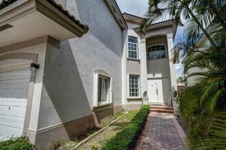 10773 NW 69th Ter in Doral, FL - Building Photo - Building Photo