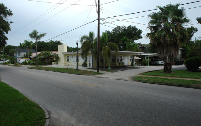 555 9th Ave N in St. Petersburg, FL - Building Photo - Building Photo