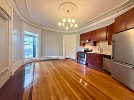 300 Benefit St, Unit 1R in Providence, RI - Building Photo