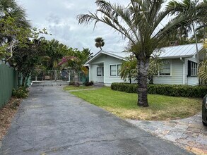 4490 NE Indian River Dr in Jensen Beach, FL - Building Photo - Building Photo