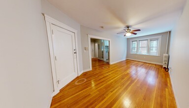 3 Gray Gdns W, Unit 3A in Cambridge, MA - Building Photo - Building Photo