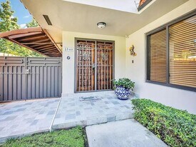 2540 SW 11th St in Miami, FL - Building Photo