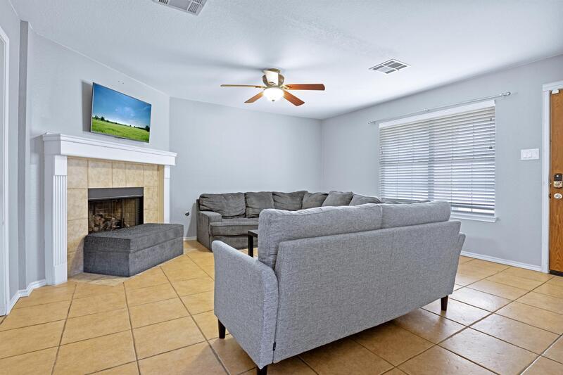 115 Keegans Way, Unit Bedroom 1A - 815885 in Kyle, TX - Foto de edificio