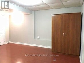 73 Knotty Pine Dr in Whitby, ON - Building Photo - Building Photo