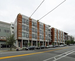 Dexter Hayes in Seattle, WA - Building Photo