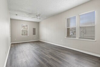 315 Elm St in Pittsburg, TX - Building Photo - Building Photo