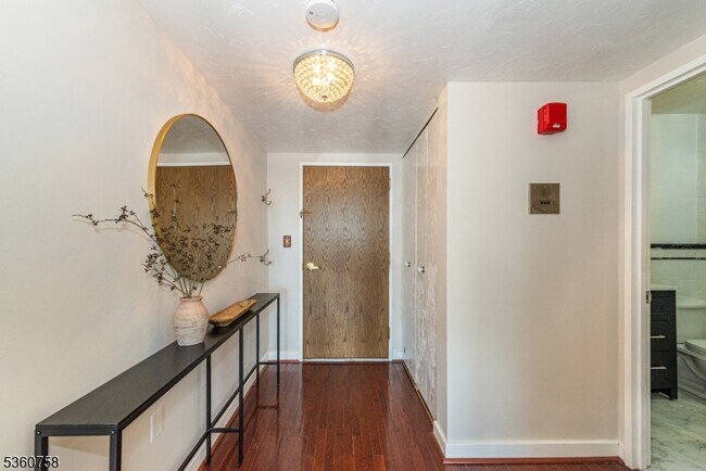 1 Euclid Ave in Summit, NJ - Building Photo - Building Photo