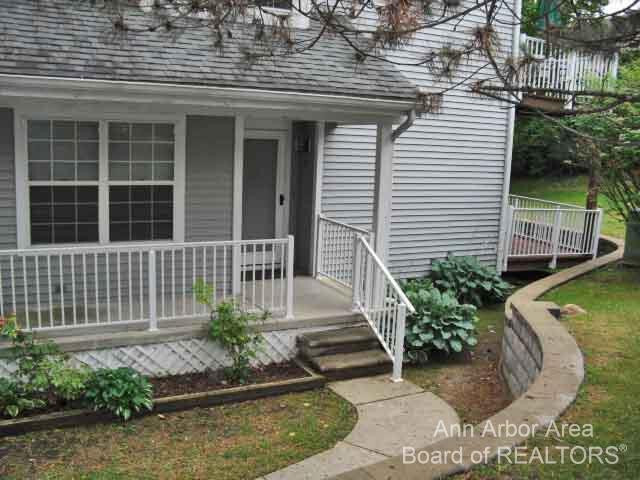 4299 Pine Ridge Ct in Ann Arbor, MI - Foto de edificio - Building Photo