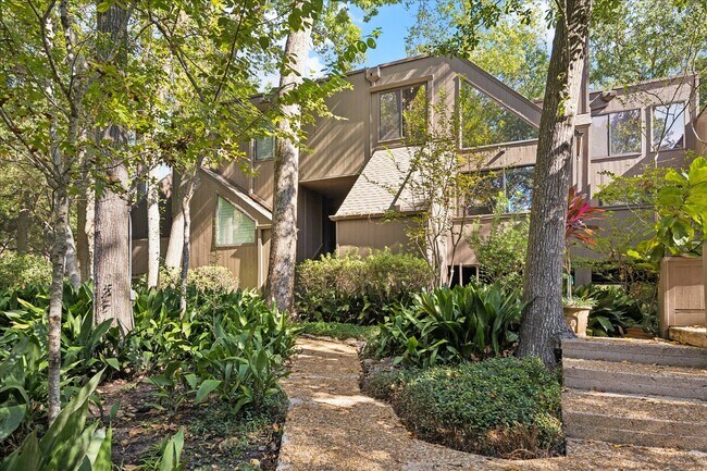 222 Litchfield Ln in Houston, TX - Building Photo - Building Photo