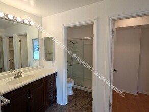 4054 Nobel Dr in San Diego, CA - Building Photo - Building Photo