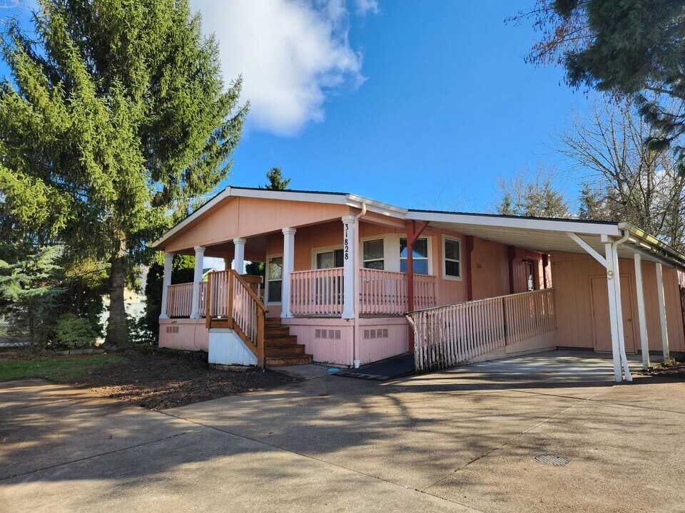 31828 Hydrangea Ln in Tangent, OR - Building Photo