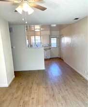 2532 S Sallee St in Visalia, CA - Foto de edificio - Building Photo