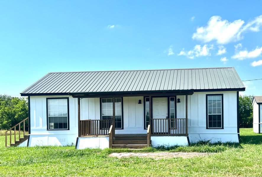 364 Nowlin Dr in Lone Oak, TX - Building Photo