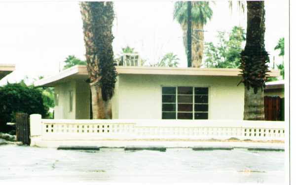 1363 Ramon Rd in Palm Springs, CA - Foto de edificio