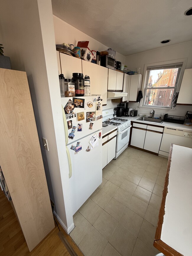 25 Hanover Ave, Unit 4