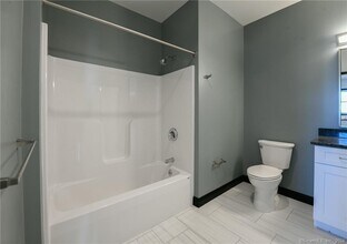 77 Whiting St in Plainville, CT - Building Photo - Building Photo