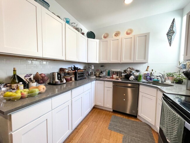 1328 N 6th St in Philadelphia, PA - Building Photo - Building Photo