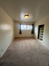 2326 W 111th St in Inglewood, CA - Building Photo - Building Photo