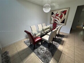 10748 74th Ln in Doral, FL - Building Photo - Building Photo