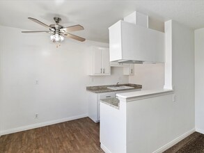 16229 Woodruff Ave in Bellflower, CA - Building Photo - Building Photo