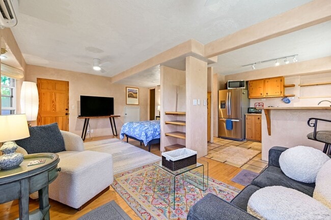 2021 Conejo Dr in Santa Fe, NM - Building Photo - Building Photo